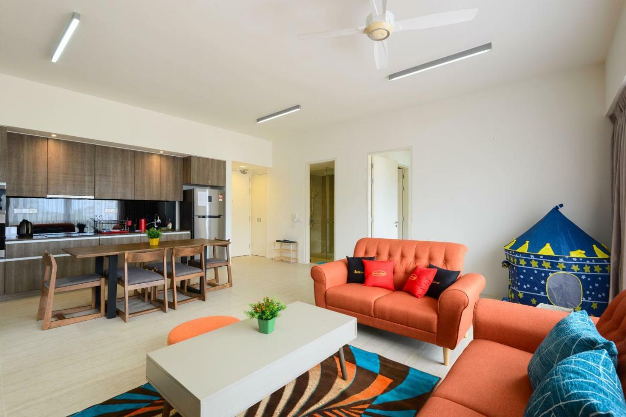 By The Sea Beach Front Apartment Batu Ferringhi Esterno foto